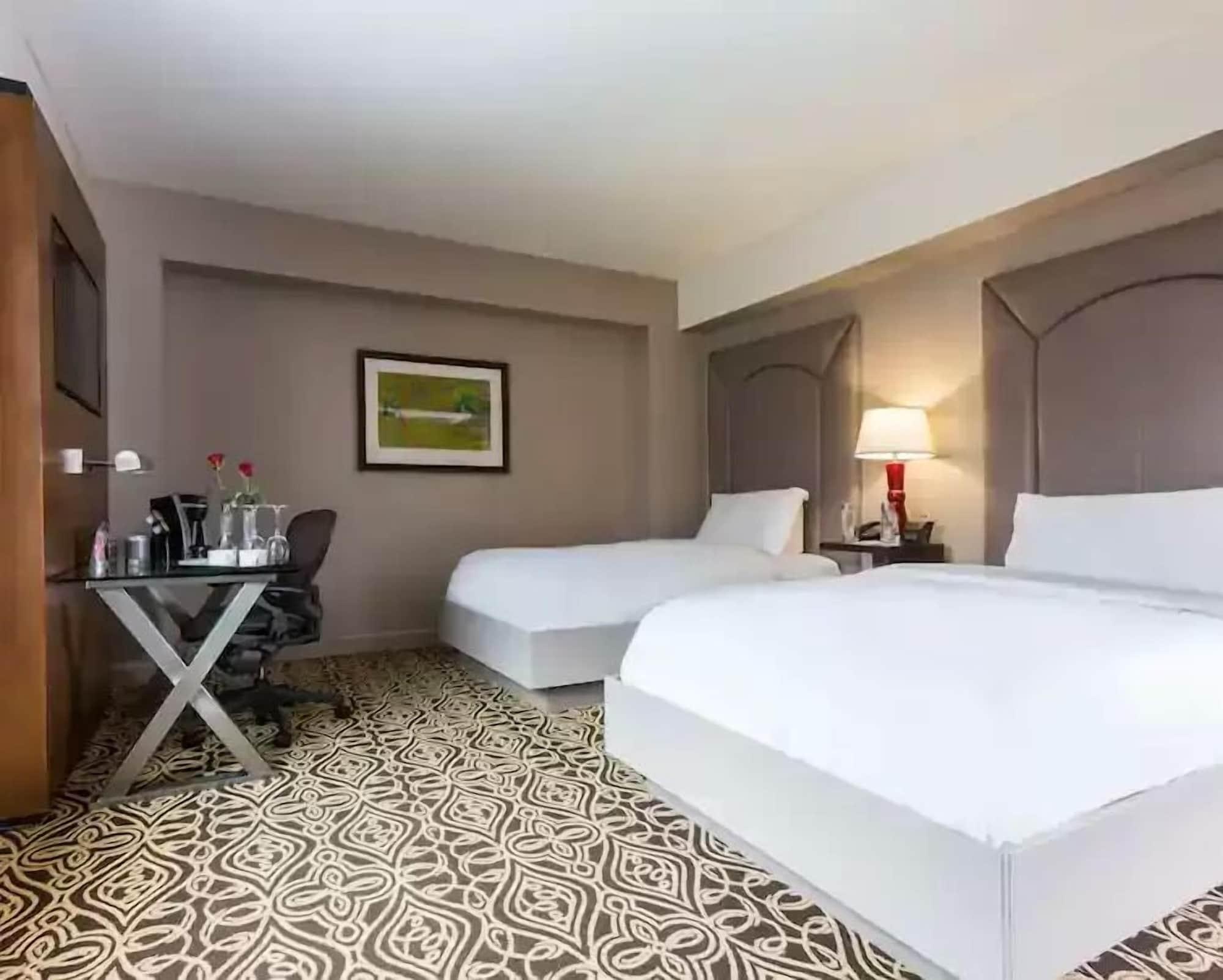 The Sam Houston Hotel, Curio Collection By Hilton Exterior photo