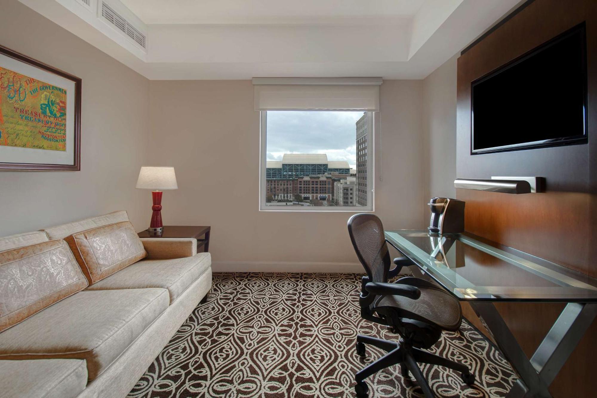 The Sam Houston Hotel, Curio Collection By Hilton Exterior photo